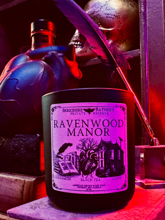 RAVENWOOD MANOR | Spiced Gourmand - 16oz Wood Wick Candle