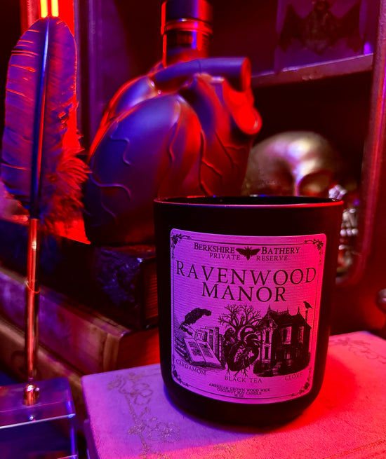 RAVENWOOD MANOR | Spiced Gourmand - 16oz Wood Wick Candle