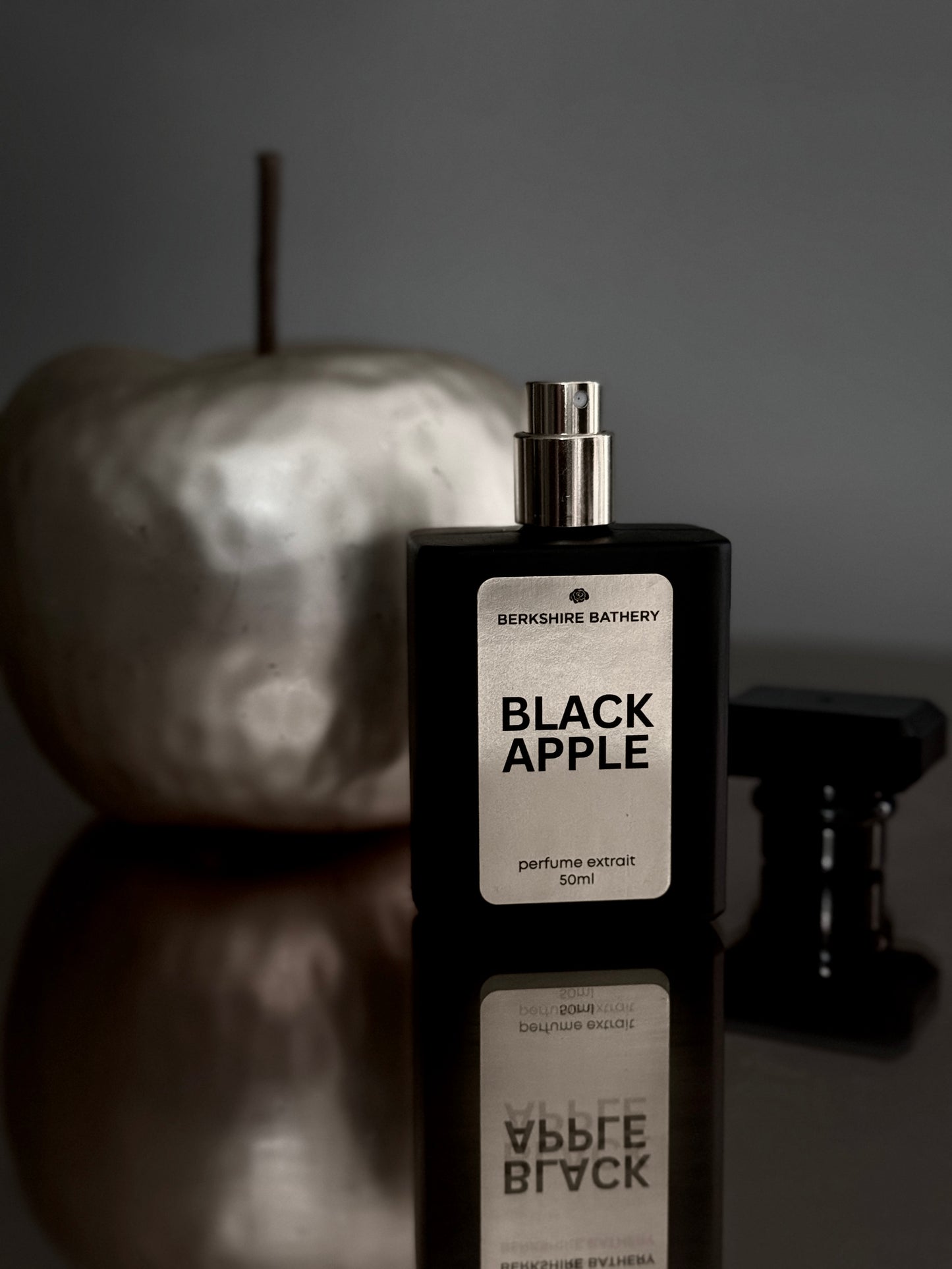 BLACK APPLE | Smoky Cinnamon Apple - 50ml Cologne Extrait