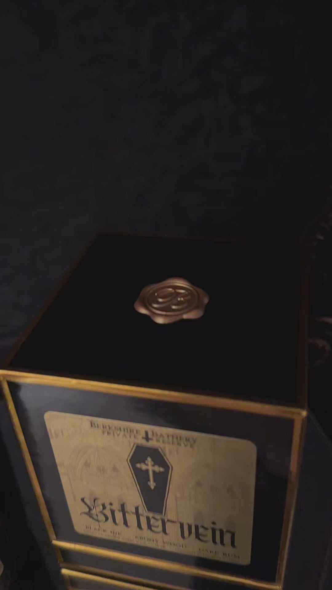 BITTERVEIN | Black Ink + Ebony Wood - 16oz Wood Wick Candle