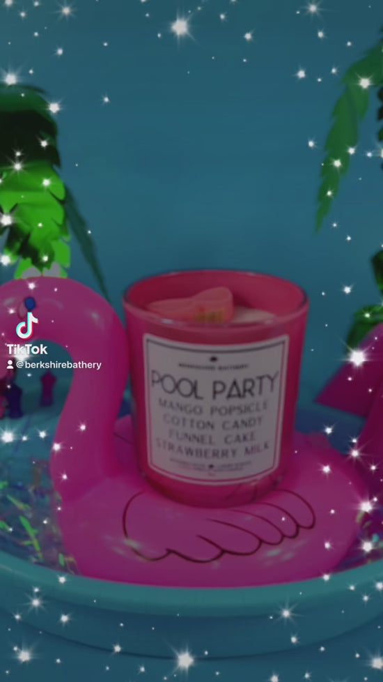 Load and play video in Gallery viewer, POOL PARTY | 16oz Wood Wick Candle

