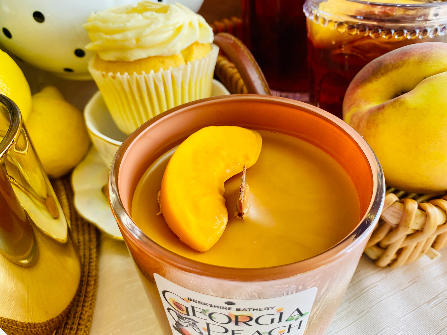 Georgia Peach Tea | 16 oz Wood Wick Candle